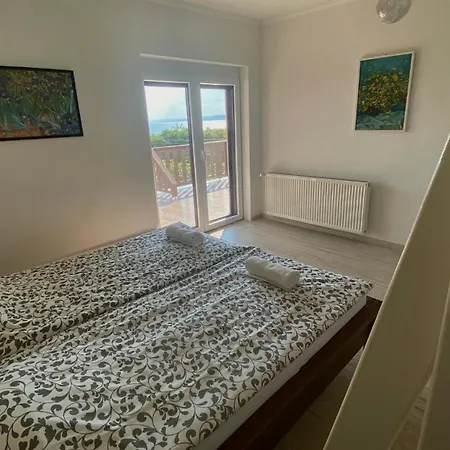 Fuege * Balatonakarattya