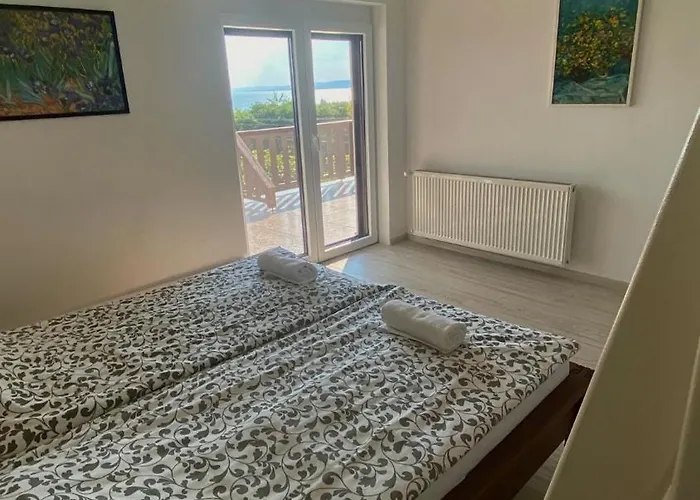 Fuege * Balatonakarattya